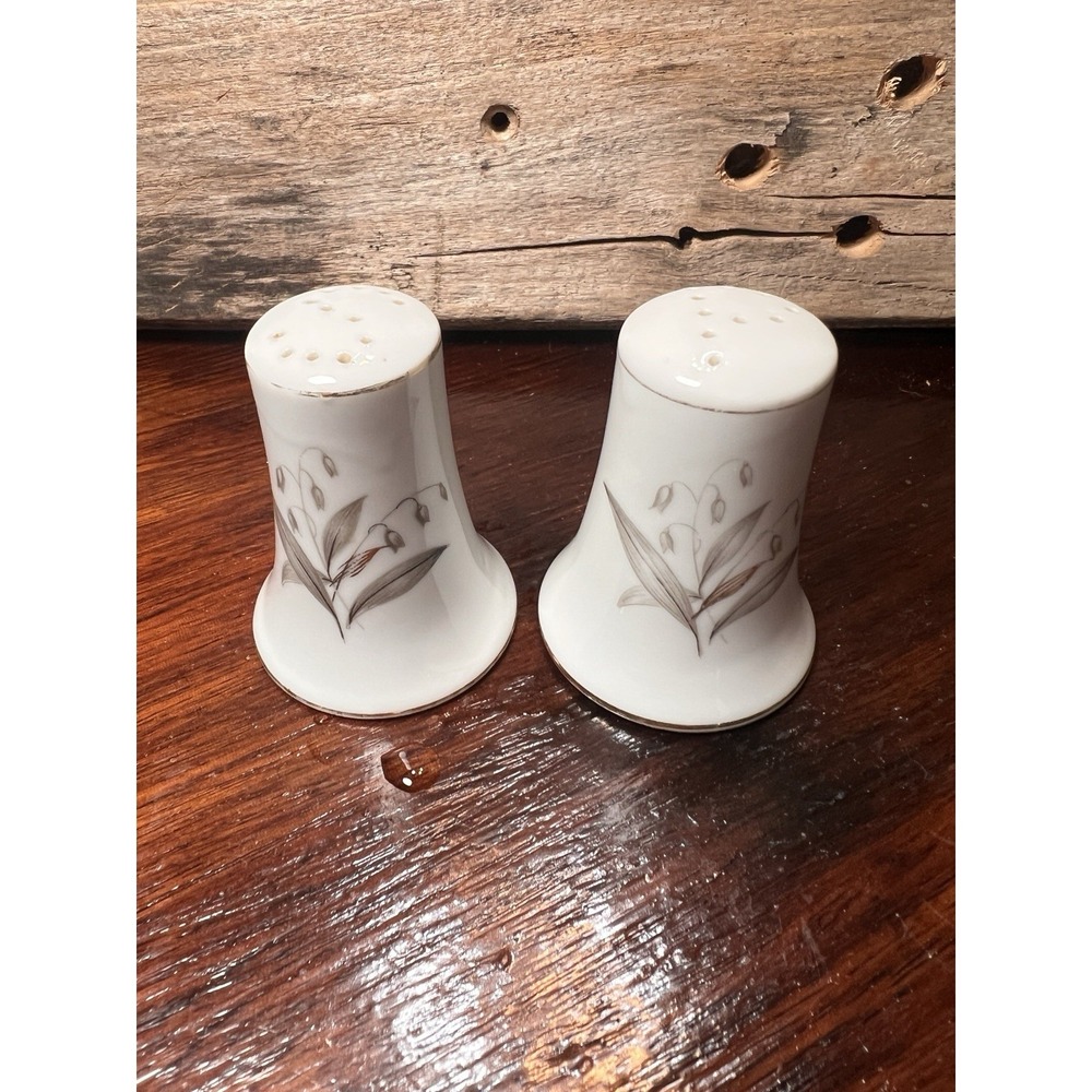 Kaysons Fine China Golden Rhapsody Salt & Pepperβ Shakers Set 1961
